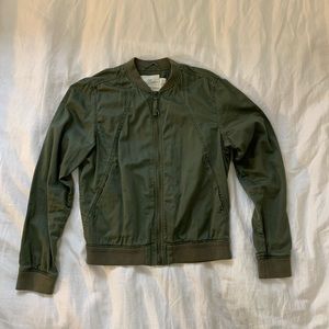 Women’s Green Bomber Jacket!!